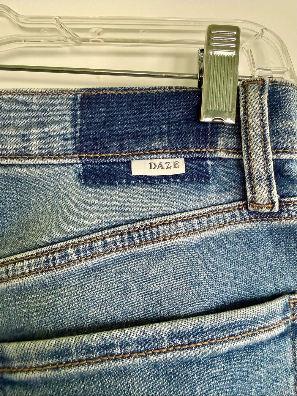 Daze Daily Driver High Rise Straight Leg Jeans Vintage Wash Distressed Size 26 - Picture 5 of 8